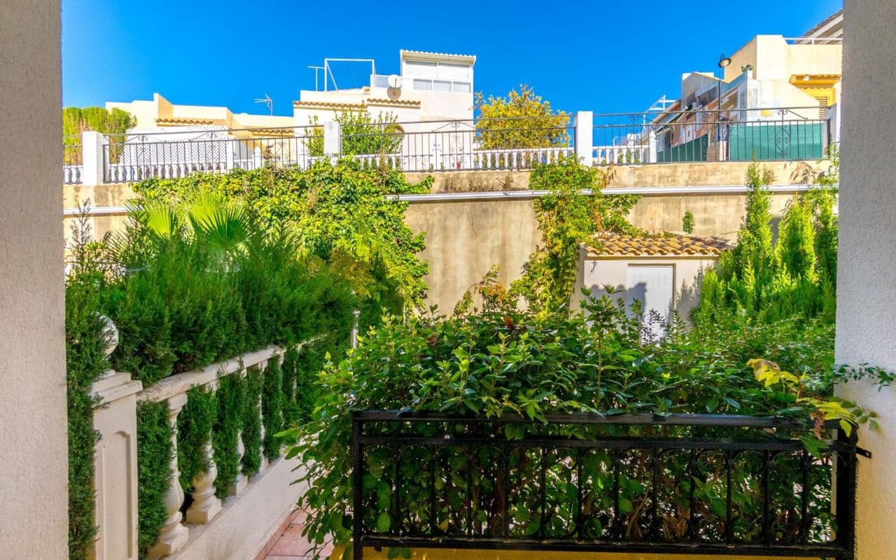 3 bedroom Townhouse for sale in Playa Flamenca with pool - € 275,000 (Ref: 9377980)