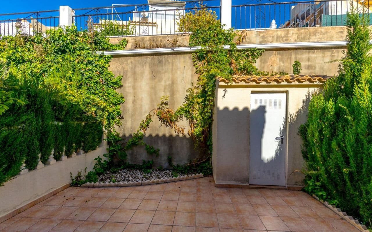 3 bedroom Townhouse for sale in Playa Flamenca with pool - € 275,000 (Ref: 9377980)