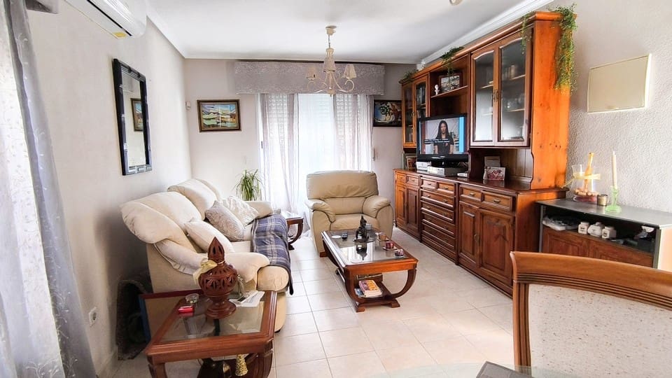 3 bedroom Villa for sale in Ciudad Quesada with pool - € 260,000 (Ref: 9379959)