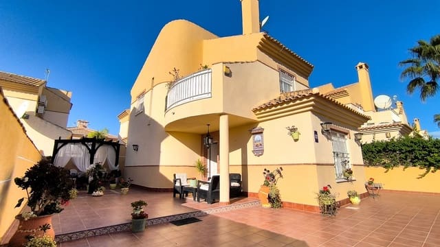 3 bedroom Villa for sale in Ciudad Quesada, Rojales with pool - € 260,000 (Ref: 9379959)