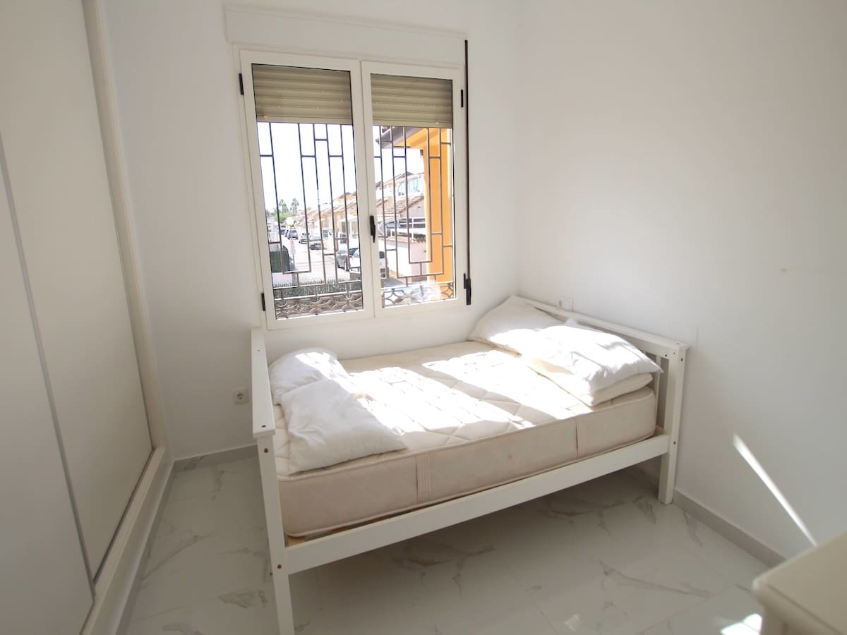 6 sypialnia Willa na sprzedaż w Algorfa z basenem garażem - 395 000 € (Ref: 9386895)