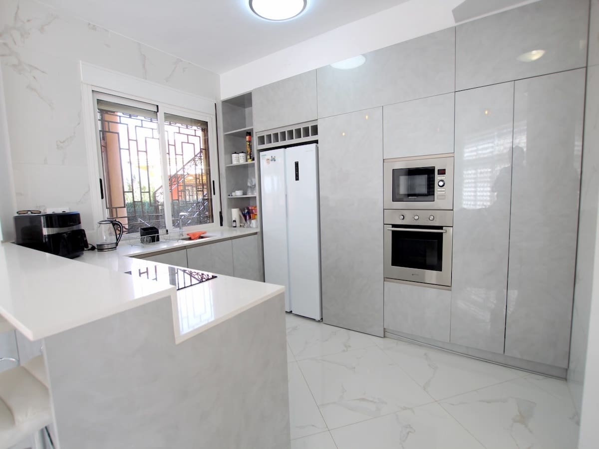 6 sypialnia Willa na sprzedaż w Algorfa z basenem garażem - 395 000 € (Ref: 9386895)