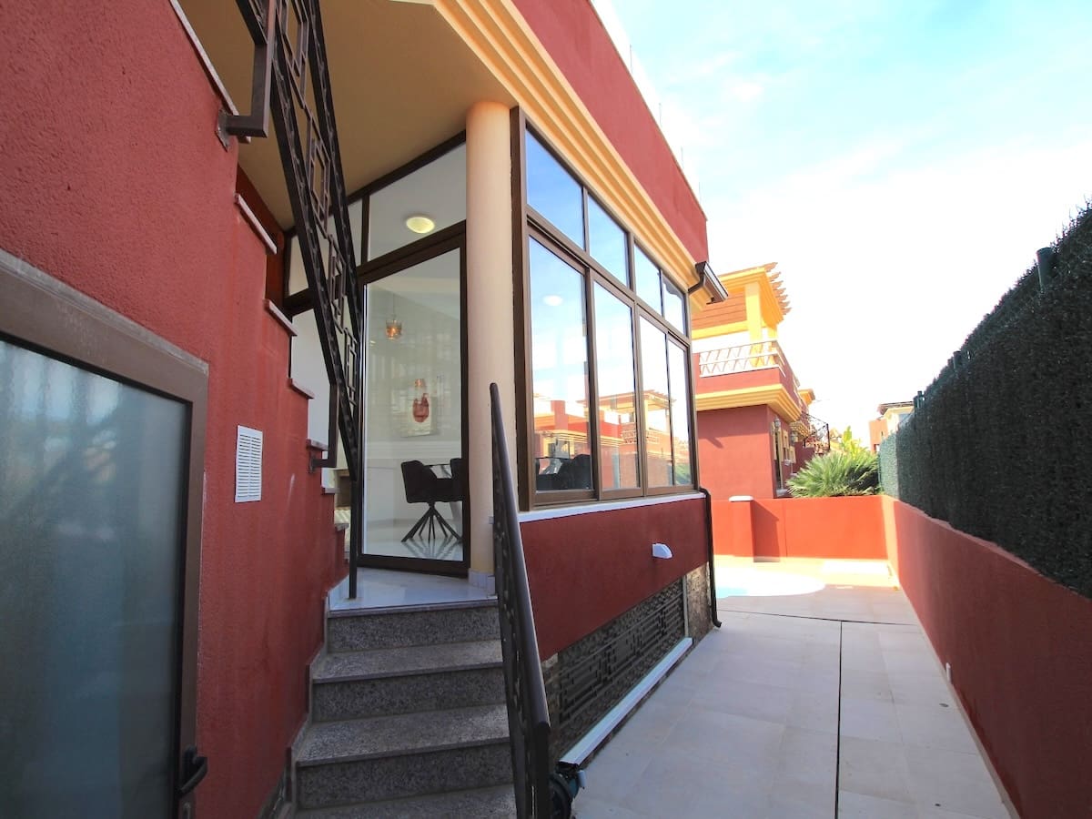 6 sypialnia Willa na sprzedaż w Algorfa z basenem garażem - 395 000 € (Ref: 9386895)