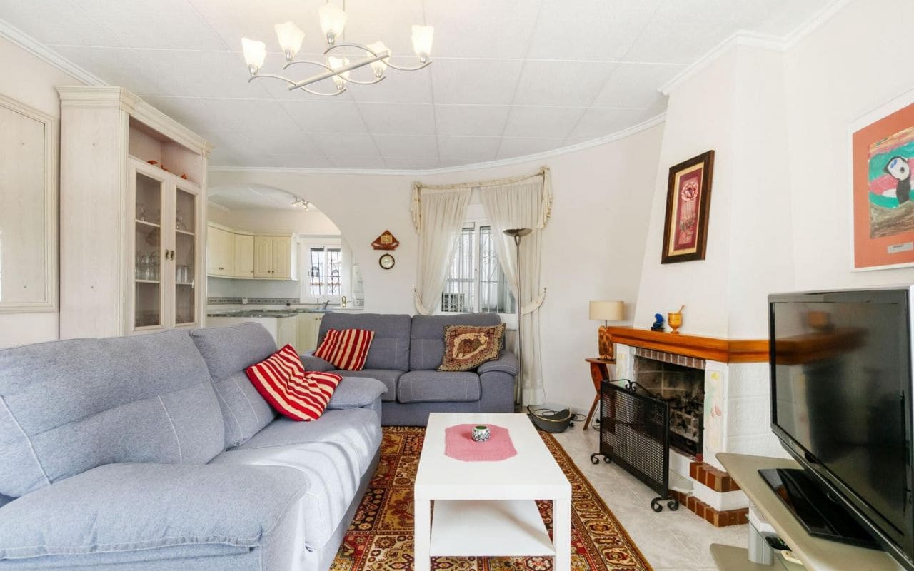 4 bedroom Villa for sale in Torrevieja with pool garage - € 549,000 (Ref: 9396563)