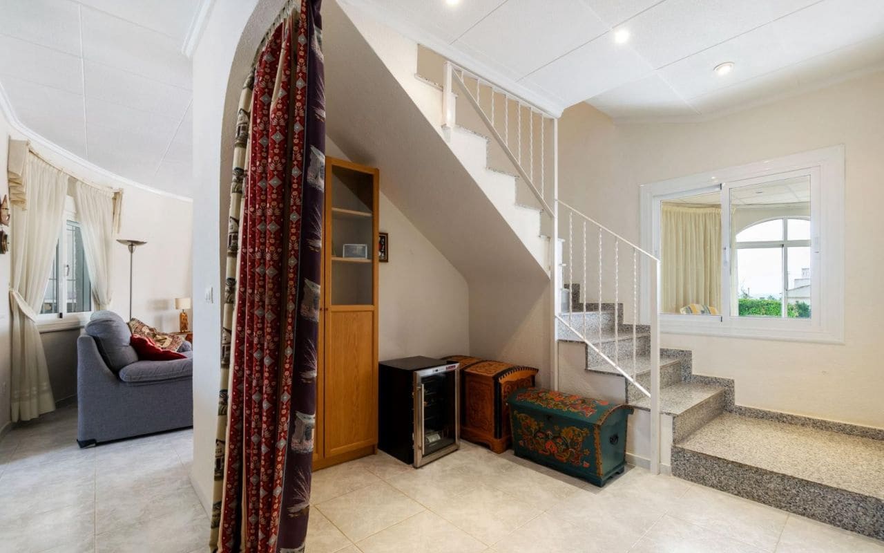 4 bedroom Villa for sale in Torrevieja with pool garage - € 549,000 (Ref: 9396563)