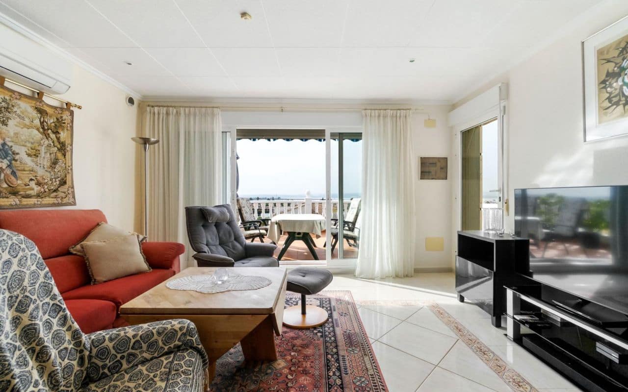 4 bedroom Villa for sale in Torrevieja with pool garage - € 549,000 (Ref: 9396563)