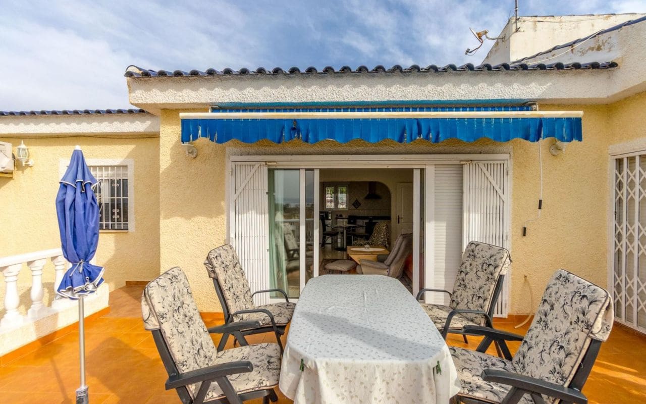 4 bedroom Villa for sale in Torrevieja with pool garage - € 549,000 (Ref: 9396563)