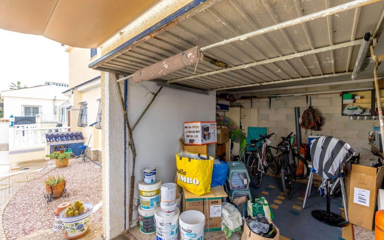 4 bedroom Villa for sale in Torrevieja with pool garage - € 549,000 (Ref: 9396563)