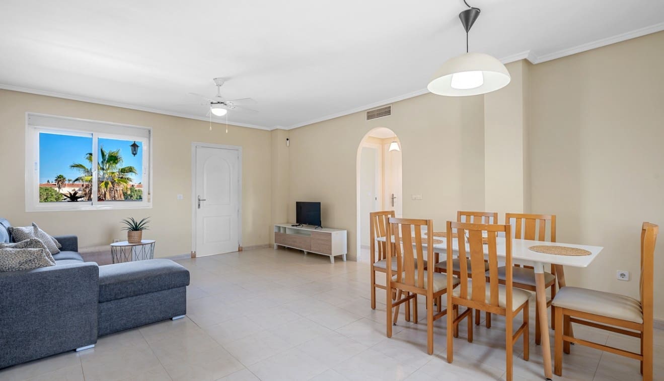 2 soveværelse Lejlighed til salg i Ciudad Quesada med swimmingpool - € 169.000 (Ref: 9398811)