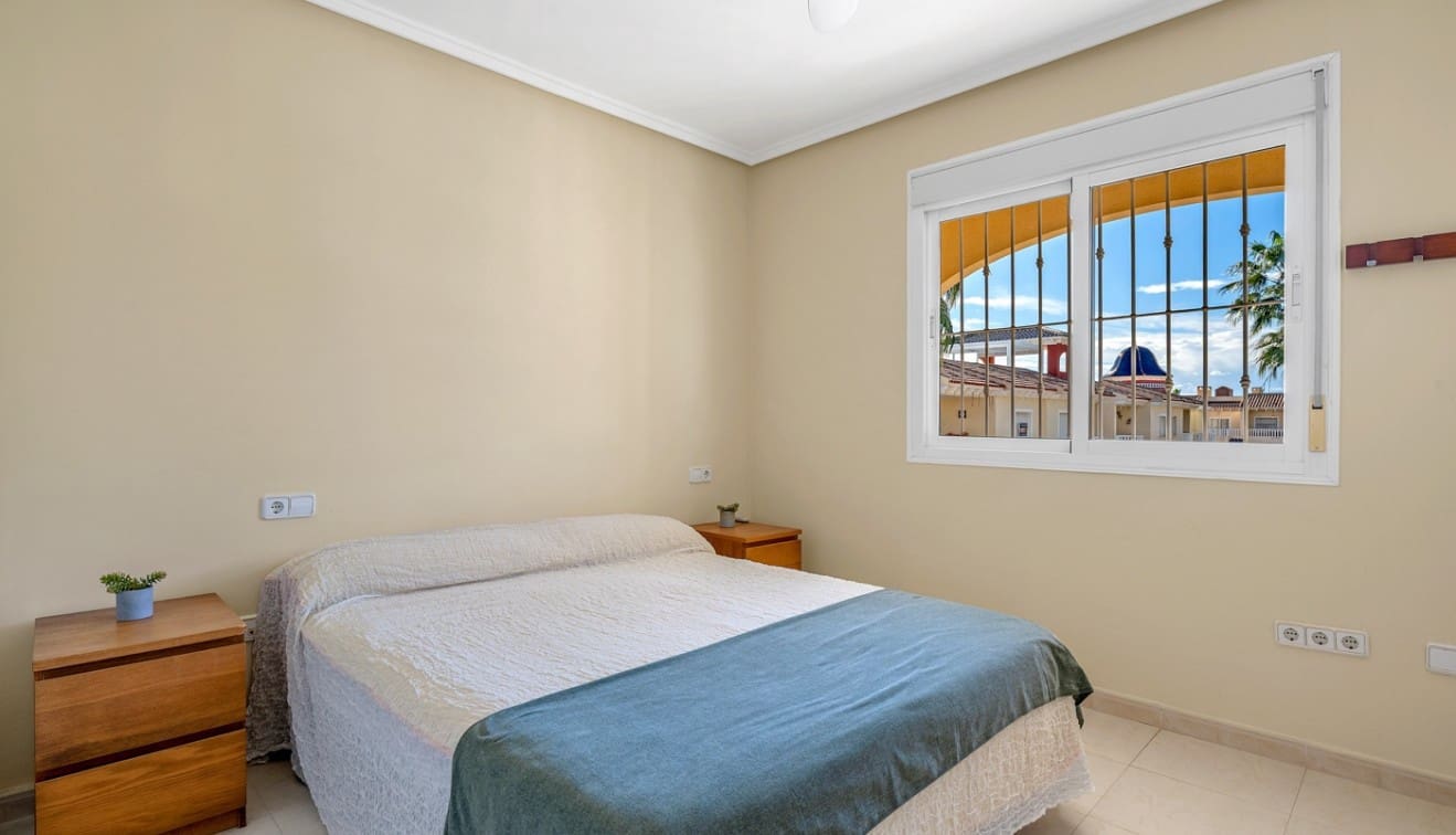 2 soveværelse Lejlighed til salg i Ciudad Quesada med swimmingpool - € 169.000 (Ref: 9398811)