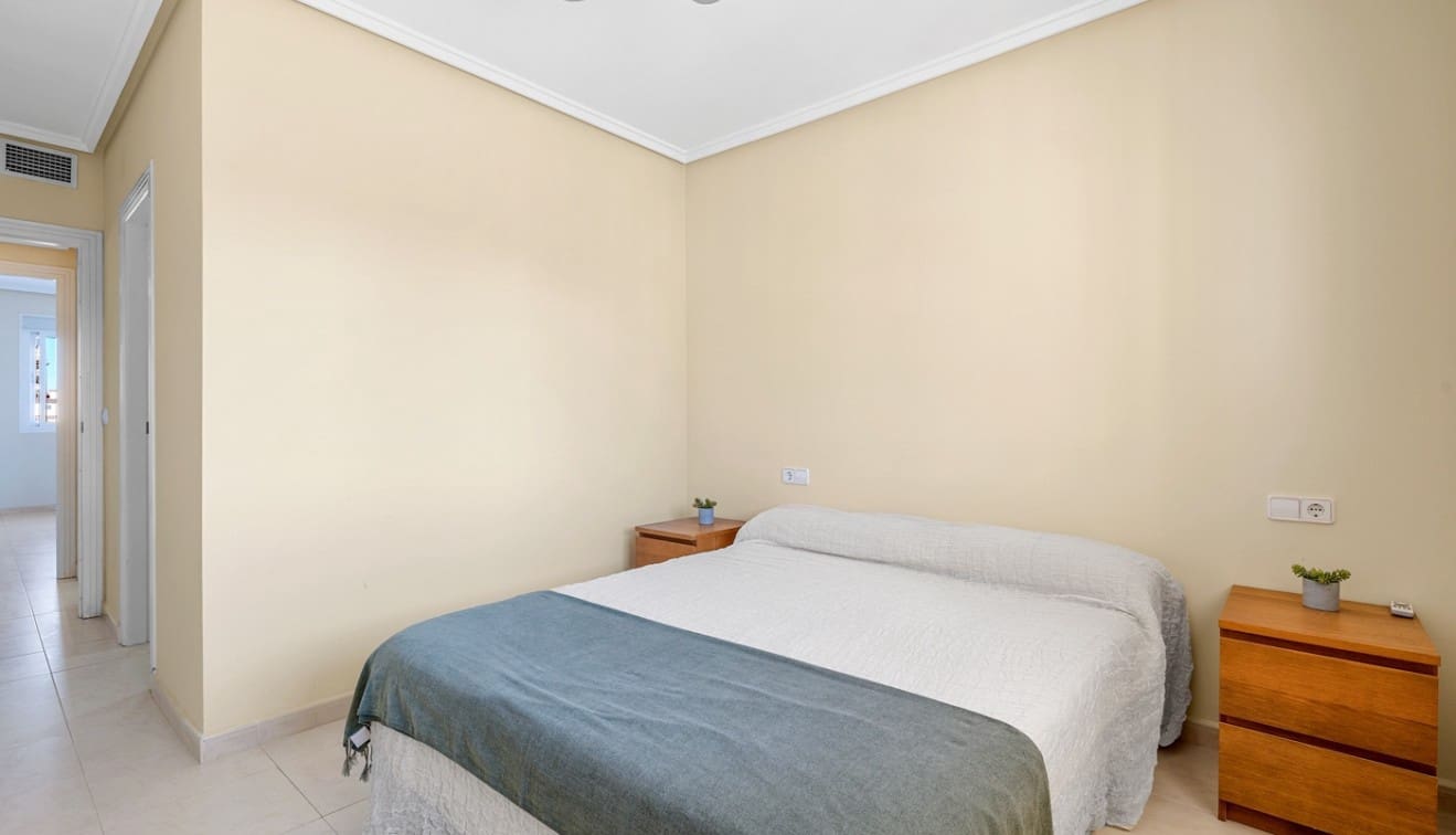 2 soveværelse Lejlighed til salg i Ciudad Quesada med swimmingpool - € 169.000 (Ref: 9398811)