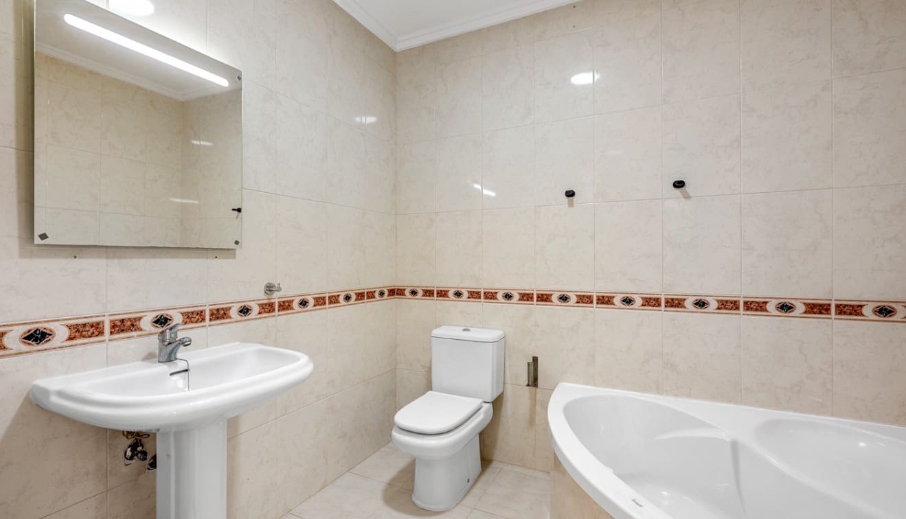 2 soveværelse Lejlighed til salg i Ciudad Quesada med swimmingpool - € 169.000 (Ref: 9398811)