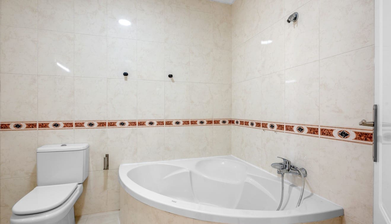 2 soveværelse Lejlighed til salg i Ciudad Quesada med swimmingpool - € 169.000 (Ref: 9398811)