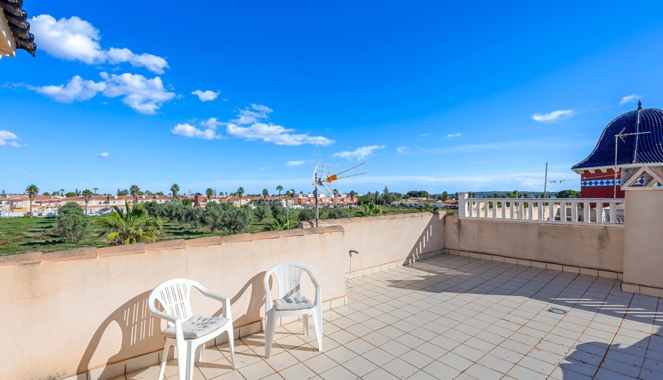 2 soveværelse Lejlighed til salg i Ciudad Quesada med swimmingpool - € 169.000 (Ref: 9398811)