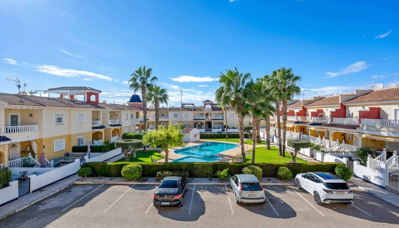 2 soveværelse Lejlighed til salg i Ciudad Quesada med swimmingpool - € 169.000 (Ref: 9398811)