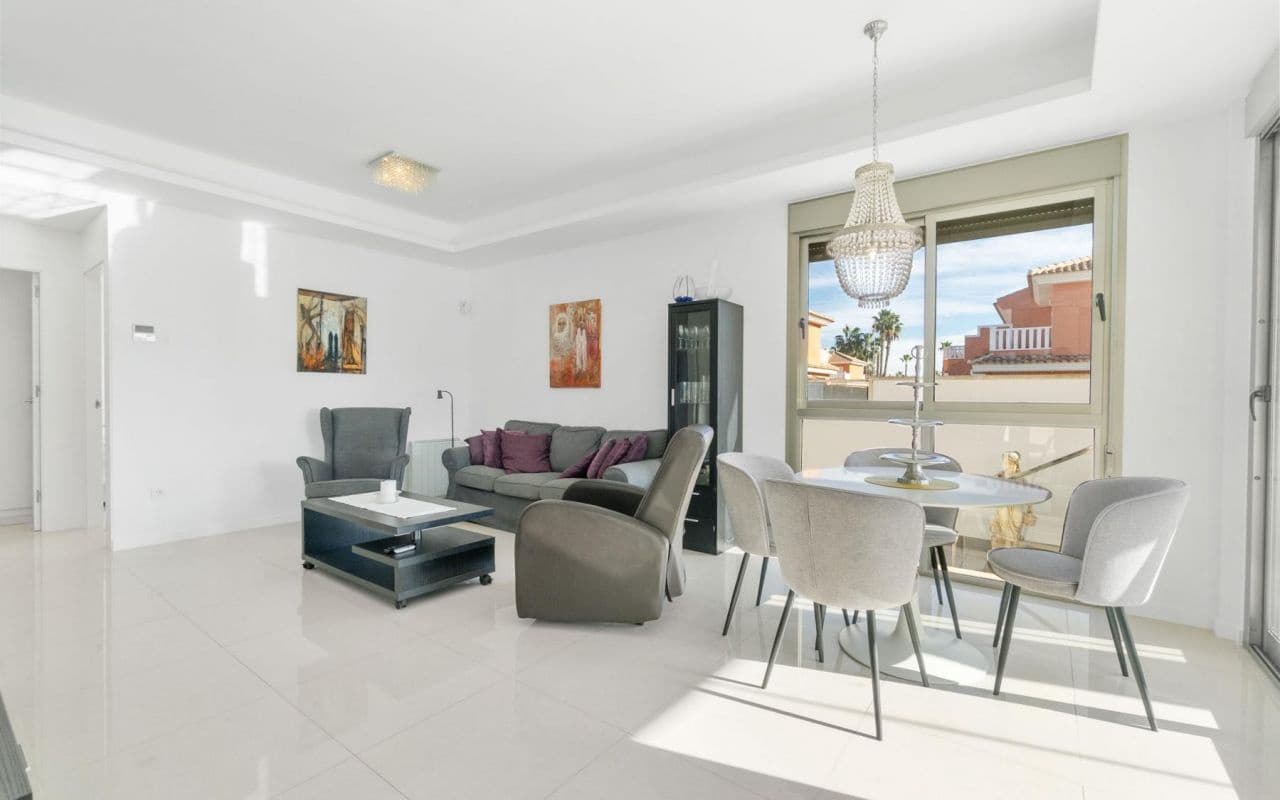 3 bedroom Villa for sale in Ciudad Quesada with pool - € 495,000 (Ref: 9399986)