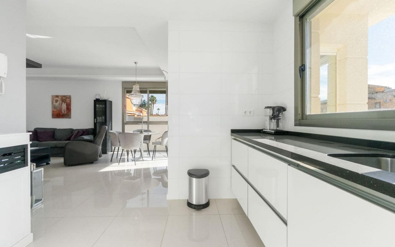 3 bedroom Villa for sale in Ciudad Quesada with pool - € 495,000 (Ref: 9399986)