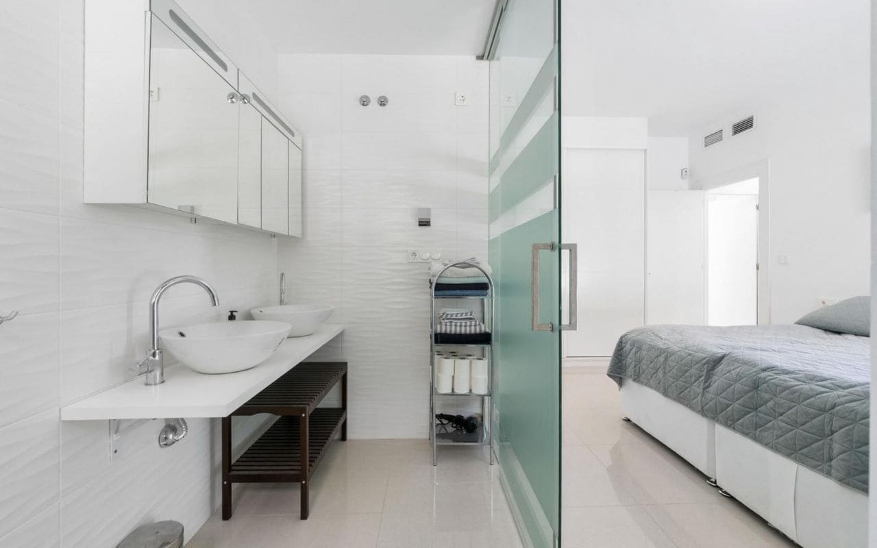 3 bedroom Villa for sale in Ciudad Quesada with pool - € 495,000 (Ref: 9399986)