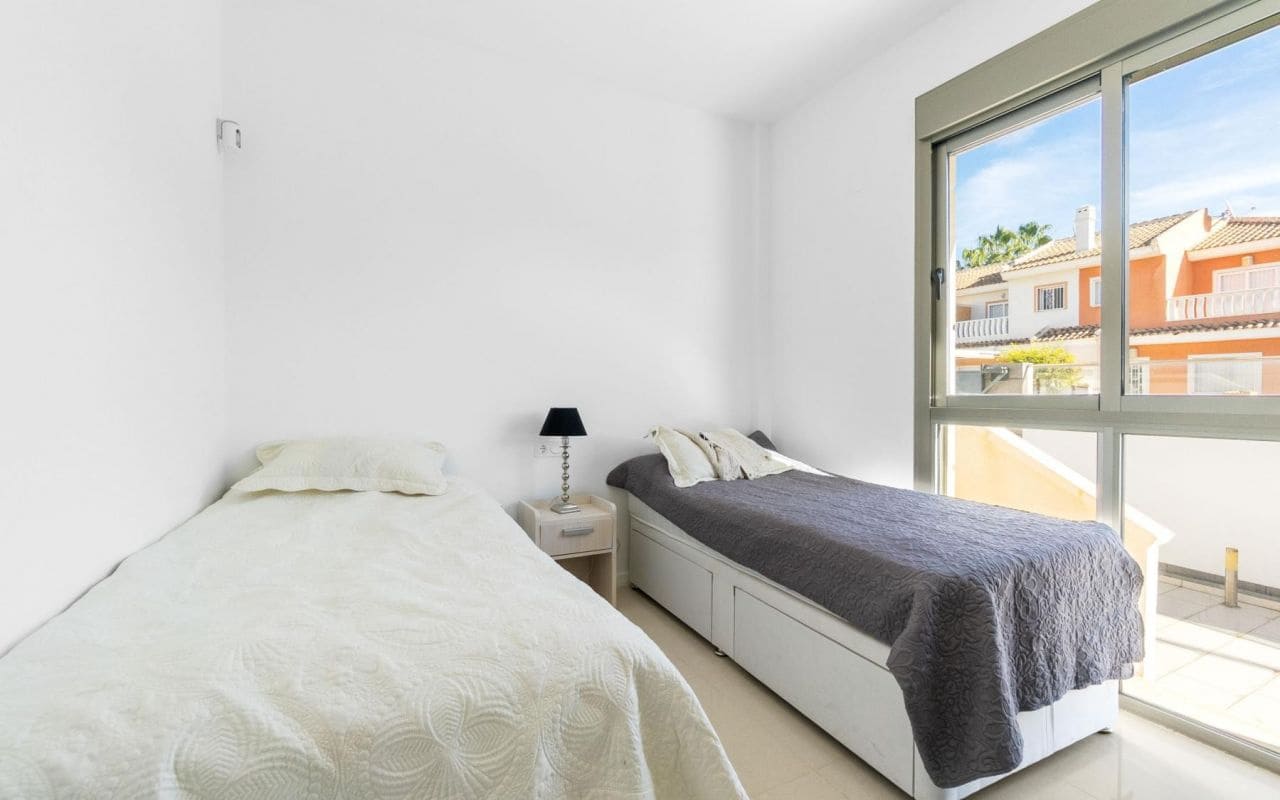 3 bedroom Villa for sale in Ciudad Quesada with pool - € 495,000 (Ref: 9399986)