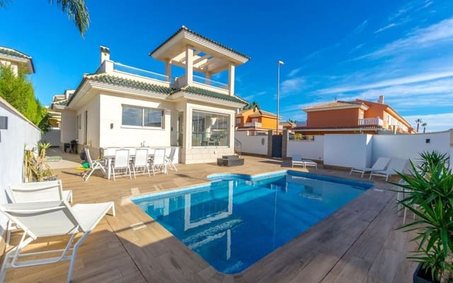 3 bedroom Villa for sale in Ciudad Quesada, Rojales with pool - € 495,000 (Ref: 9399986)