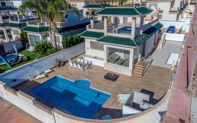 3 bedroom Villa for sale in Ciudad Quesada, Rojales with pool - € 495,000 (Ref: 9399986)