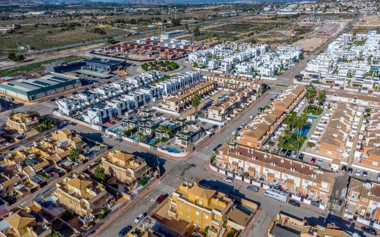 3 bedroom Villa for sale in Ciudad Quesada with pool - € 495,000 (Ref: 9399986)