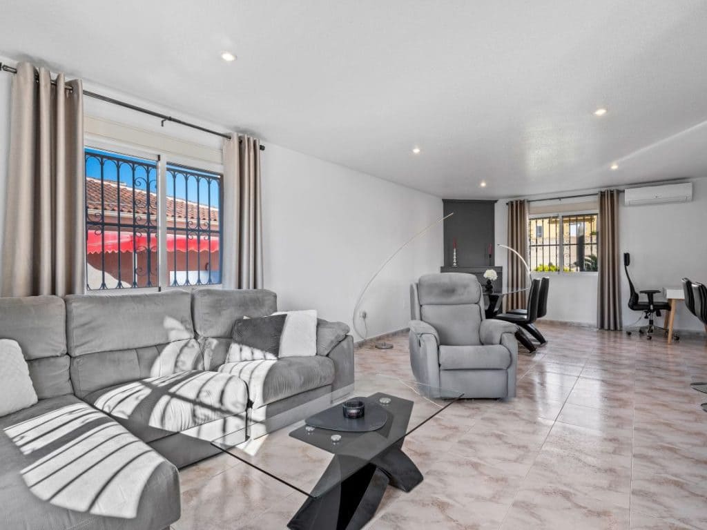 2 soverom Villa til salgs i Benimar med svømmebasseng - € 410 000 (Ref: 9401079)