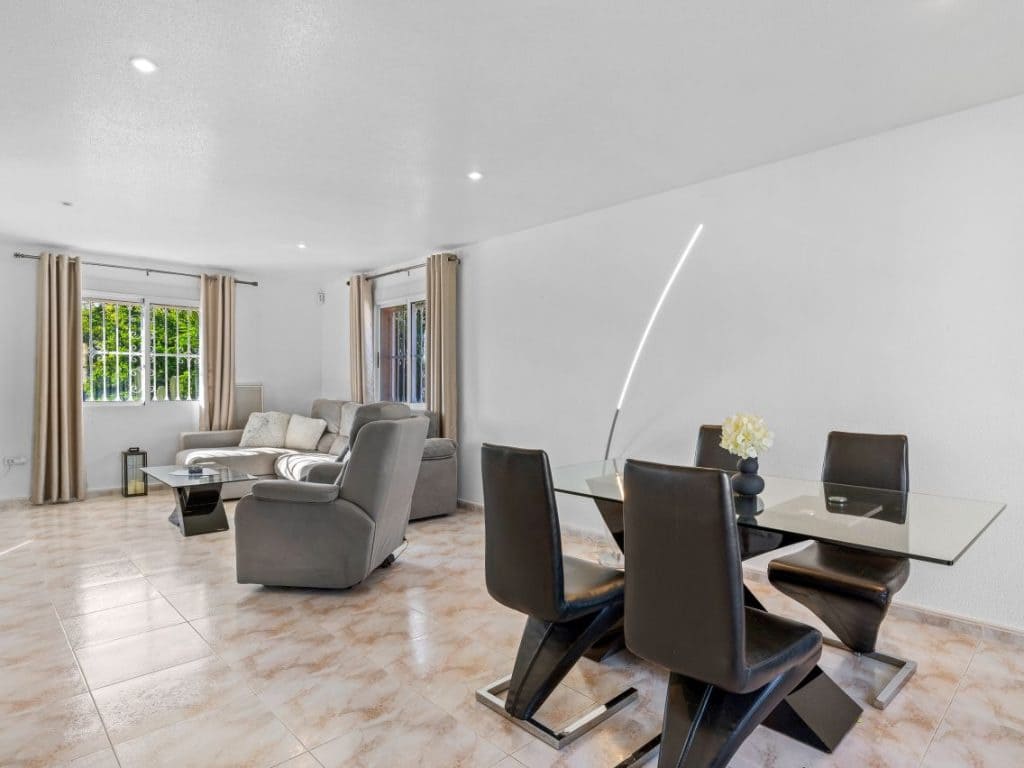 2 soverom Villa til salgs i Benimar med svømmebasseng - € 410 000 (Ref: 9401079)