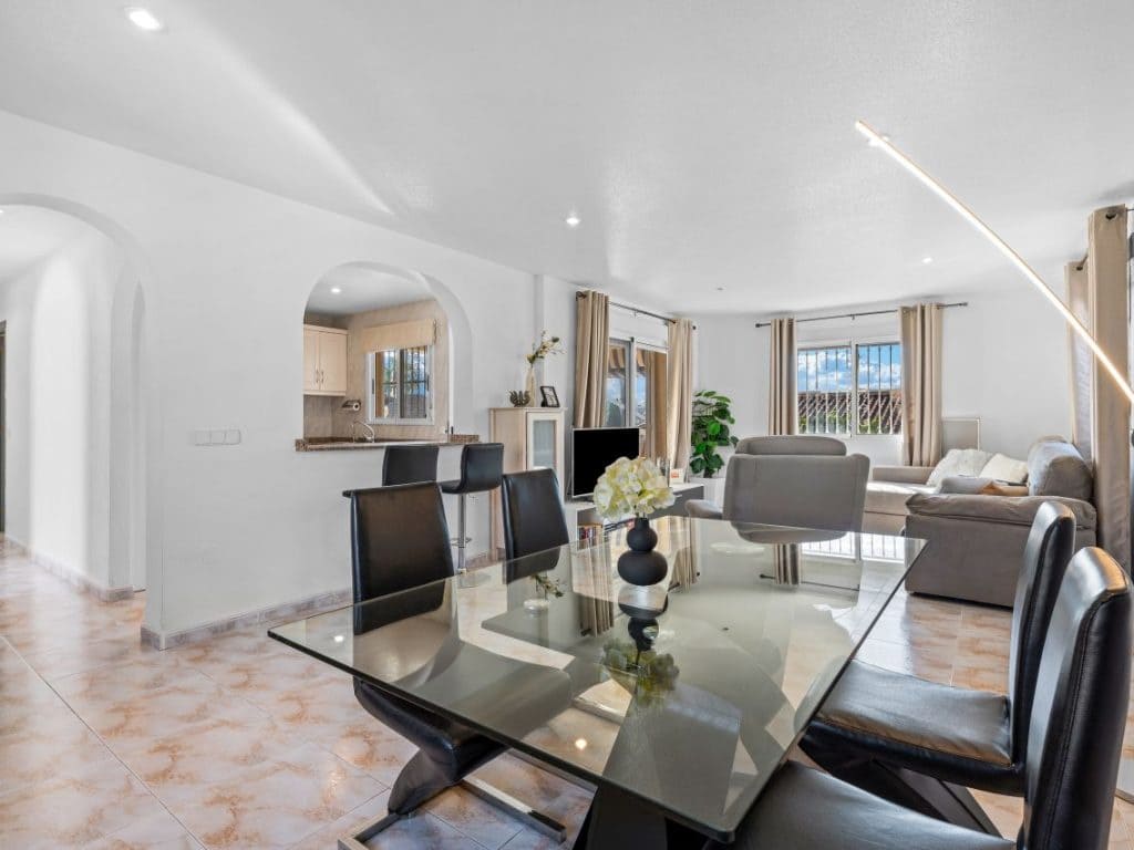 2 soverom Villa til salgs i Benimar med svømmebasseng - € 410 000 (Ref: 9401079)