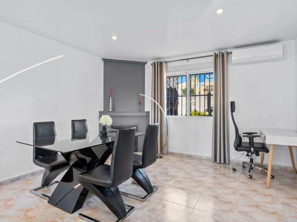 2 soverom Villa til salgs i Benimar med svømmebasseng - € 410 000 (Ref: 9401079)