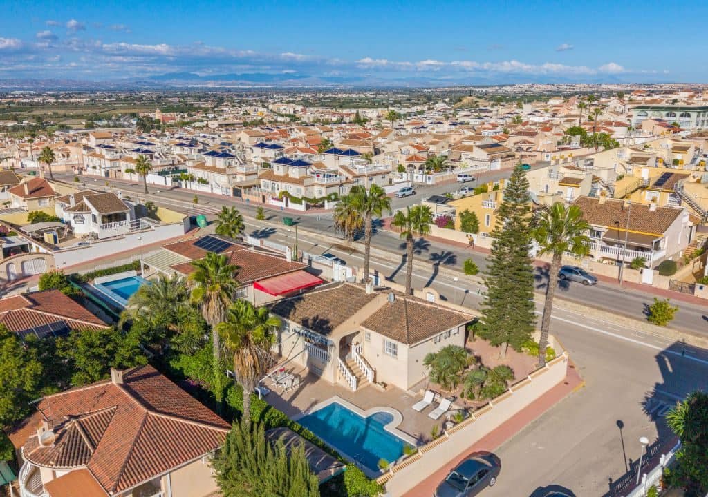 2 soverom Villa til salgs i Benimar med svømmebasseng - € 410 000 (Ref: 9401079)