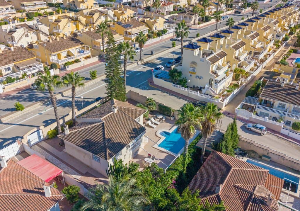 2 soverom Villa til salgs i Benimar med svømmebasseng - € 410 000 (Ref: 9401079)