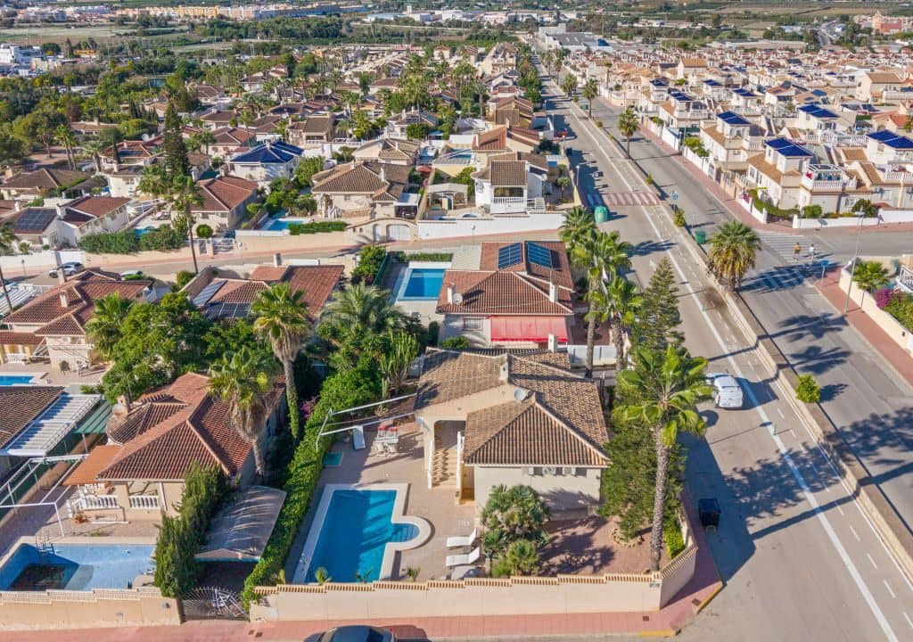 2 soverom Villa til salgs i Benimar med svømmebasseng - € 410 000 (Ref: 9401079)