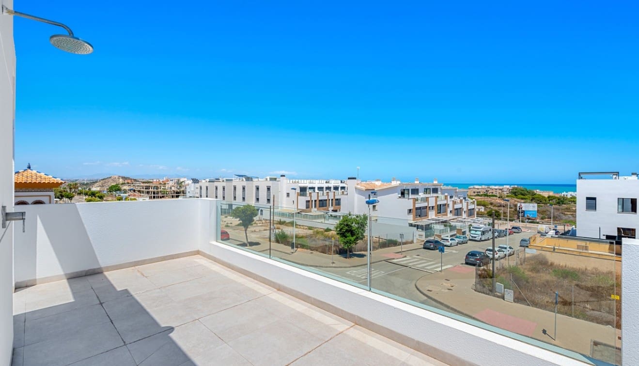 4 soveværelse Villa til salg i Guardamar del Segura med swimmingpool - € 1.390.000 (Ref: 9401785)