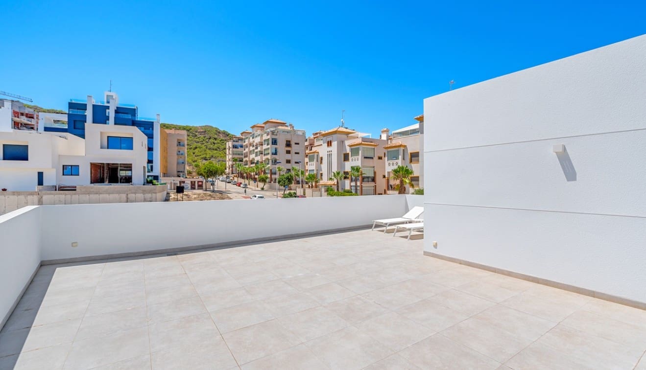 4 soveværelse Villa til salg i Guardamar del Segura med swimmingpool - € 1.390.000 (Ref: 9401785)