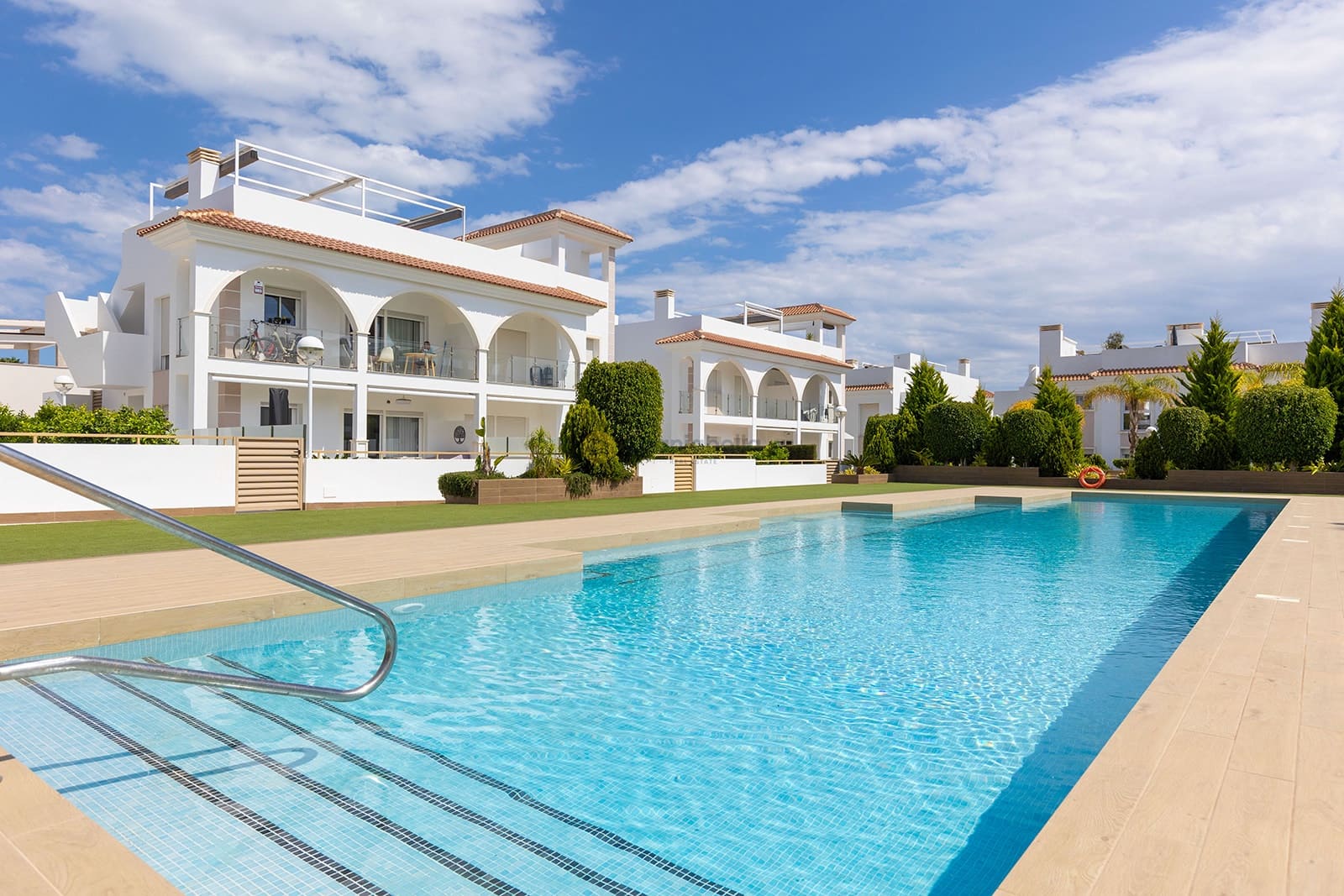 2 bedroom Apartment for sale in Ciudad Quesada with pool - € 299,000 (Ref: 9409801)