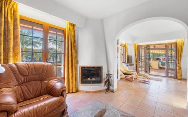 3 makuuhuone Huoneisto myytävänä paikassa Playa de los Locos, Torrevieja mukana uima-altaan - 499 000 € (Ref: 9412712)