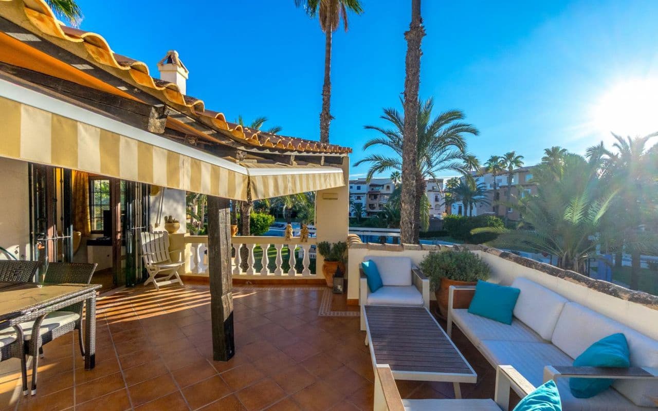 3 makuuhuone Huoneisto myytävänä paikassa Torrevieja mukana uima-altaan - 499 000 € (Ref: 9412712)