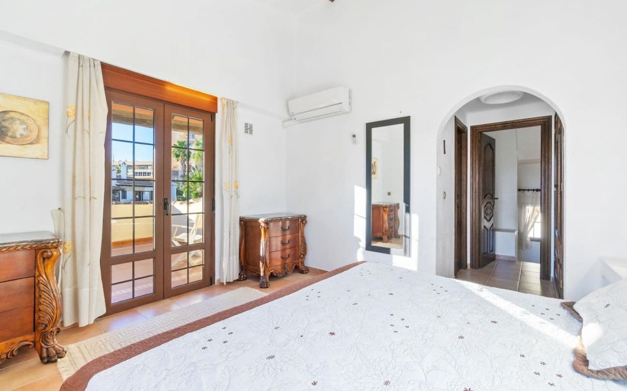 3 makuuhuone Huoneisto myytävänä paikassa Torrevieja mukana uima-altaan - 499 000 € (Ref: 9412712)