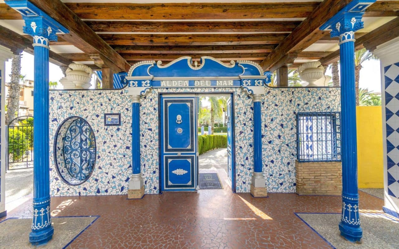 3 makuuhuone Huoneisto myytävänä paikassa Torrevieja mukana uima-altaan - 499 000 € (Ref: 9412712)