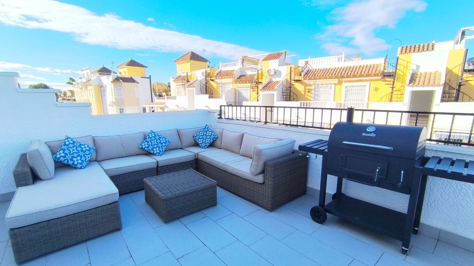 3 bedroom Townhouse for sale in Algorfa with pool - € 171,995 (Ref: 9414618)