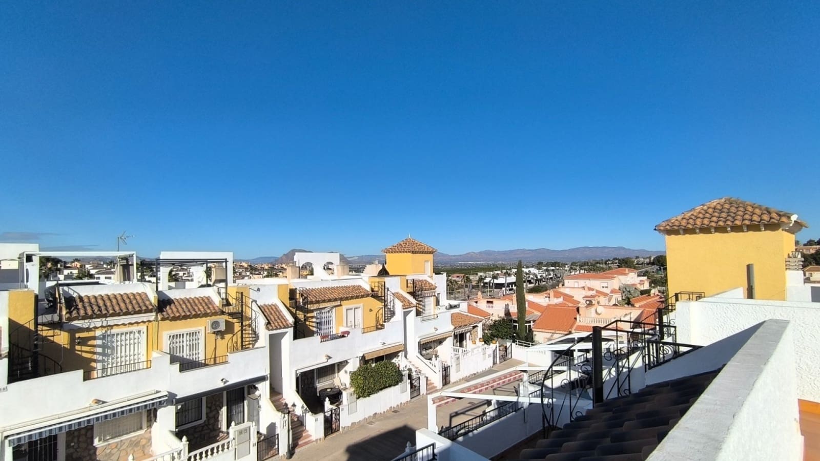 3 bedroom Townhouse for sale in Algorfa with pool - € 171,995 (Ref: 9414618)