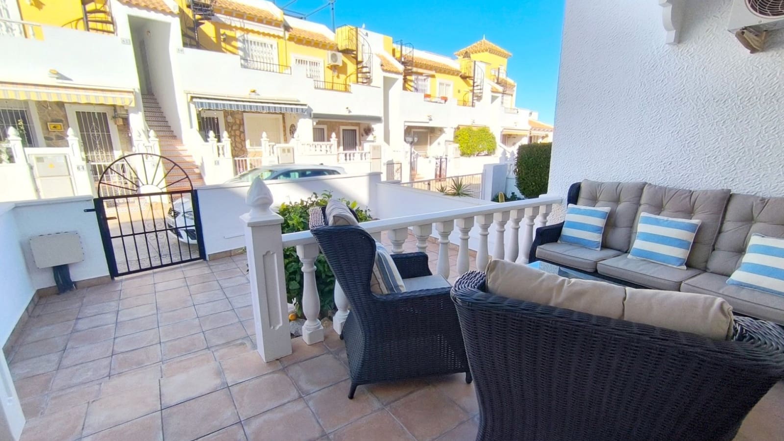 3 bedroom Townhouse for sale in Algorfa with pool - € 171,995 (Ref: 9414618)