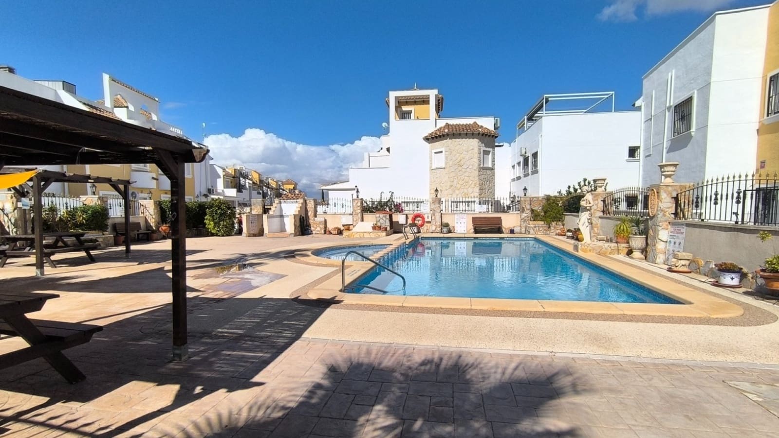 3 bedroom Townhouse for sale in Algorfa with pool - € 171,995 (Ref: 9414618)