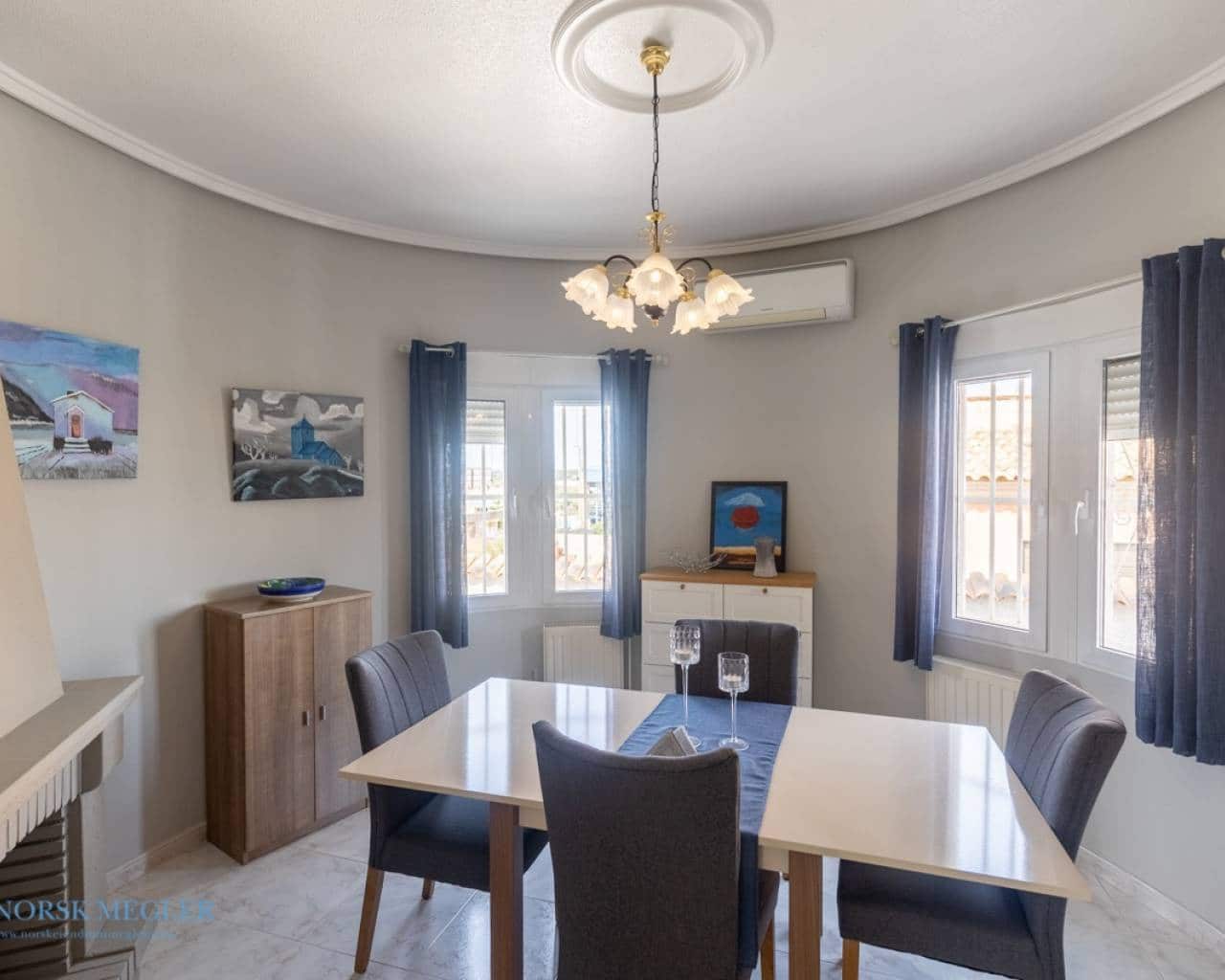 Chalet de 2 habitaciones en Ciudad Quesada en venta con piscina - 420.000 € (Ref: 9426237)