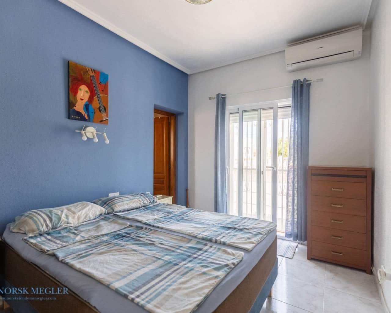 Chalet de 2 habitaciones en Ciudad Quesada en venta con piscina - 420.000 € (Ref: 9426237)
