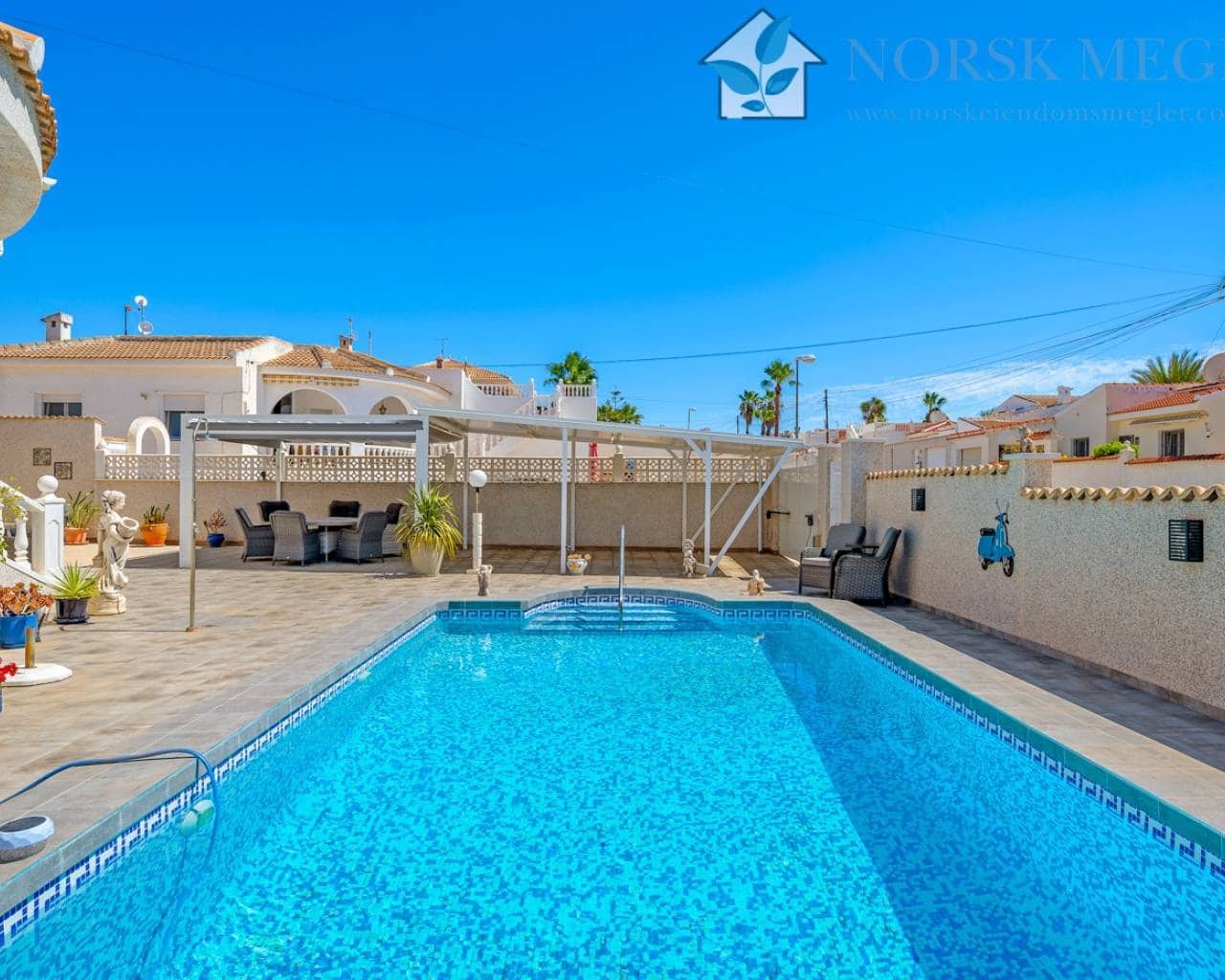 Chalet de 2 habitaciones en Ciudad Quesada en venta con piscina - 420.000 € (Ref: 9426237)