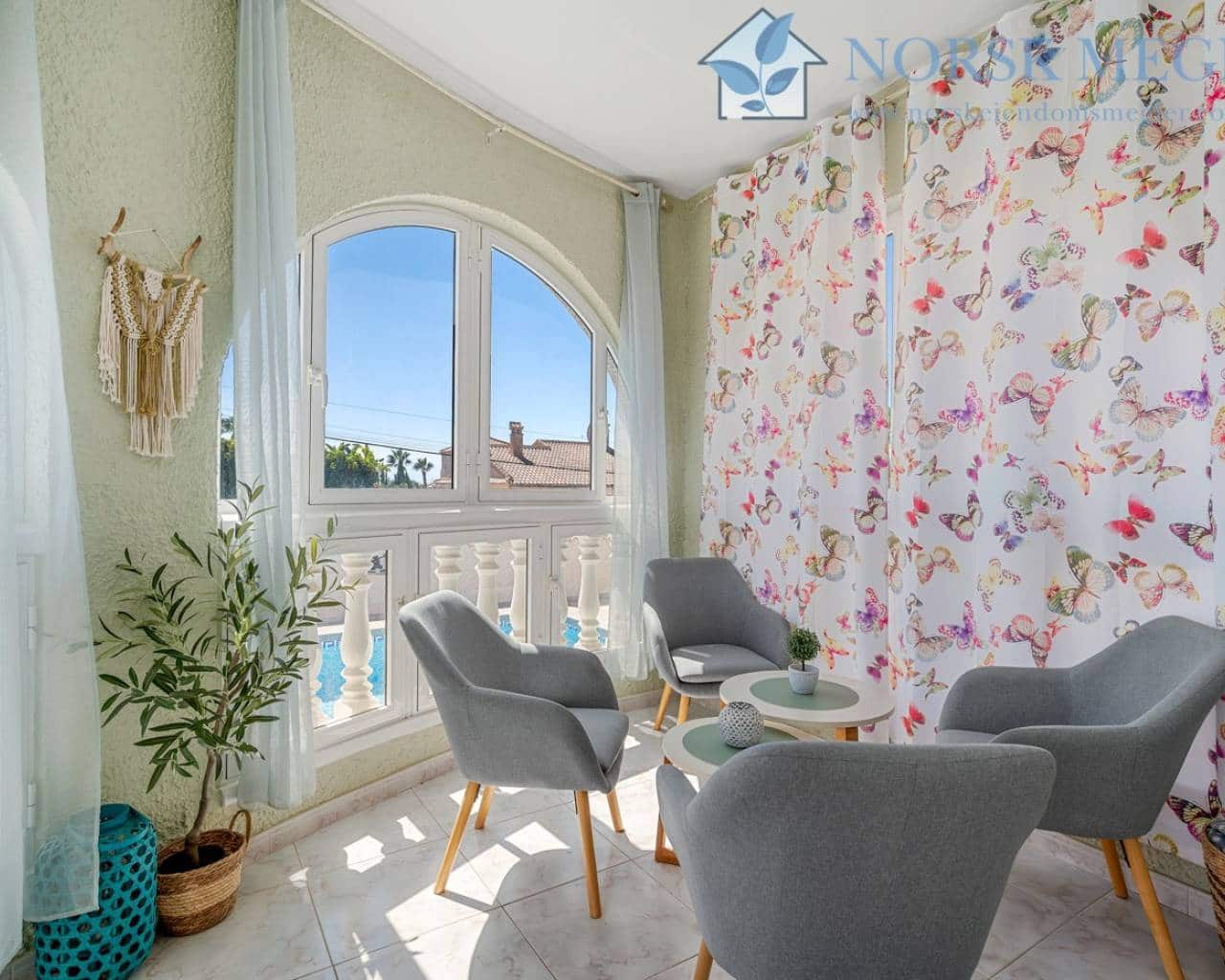 Chalet de 2 habitaciones en Ciudad Quesada en venta con piscina - 420.000 € (Ref: 9426237)