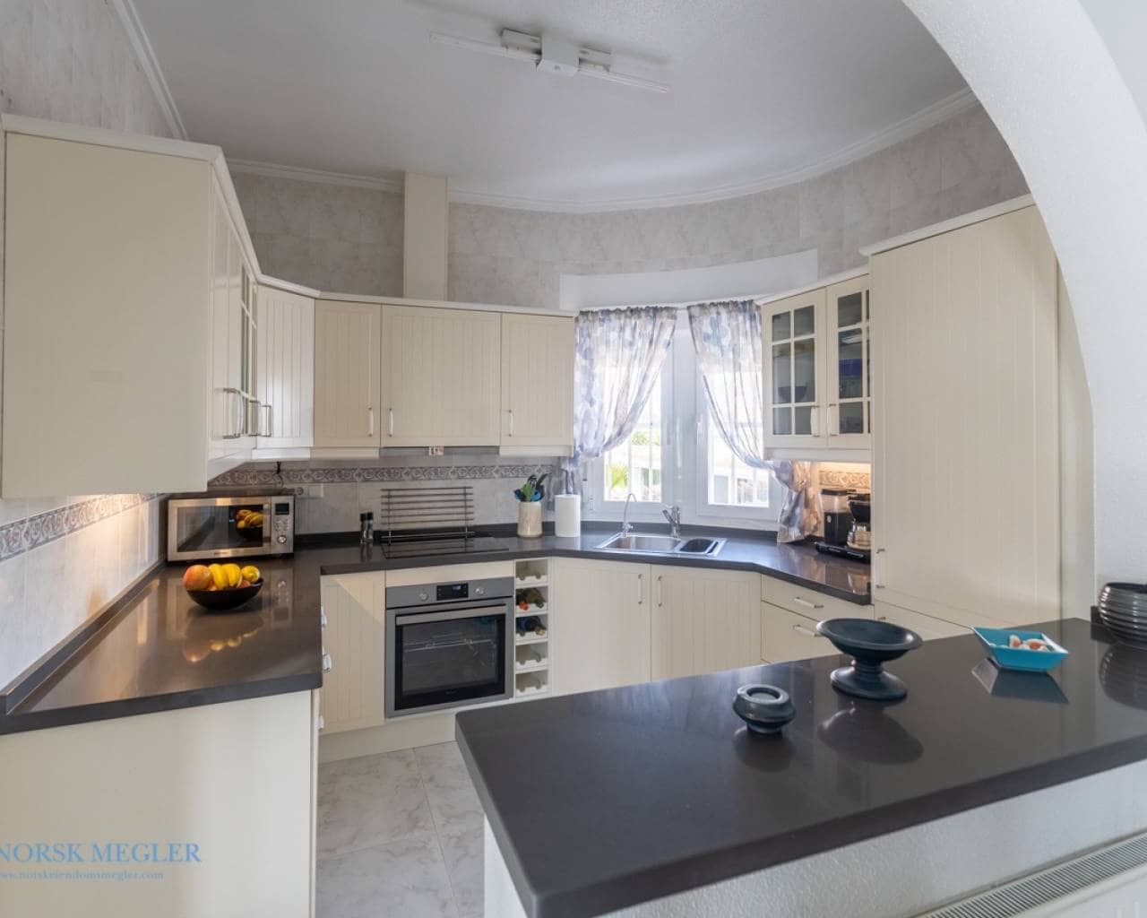 Chalet de 2 habitaciones en Ciudad Quesada en venta con piscina - 420.000 € (Ref: 9426237)