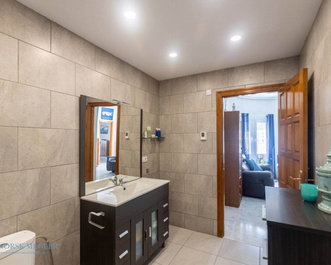 Chalet de 2 habitaciones en Ciudad Quesada en venta con piscina - 420.000 € (Ref: 9426237)